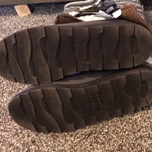 Grey Laced Mukluks - Picture 5 of 7